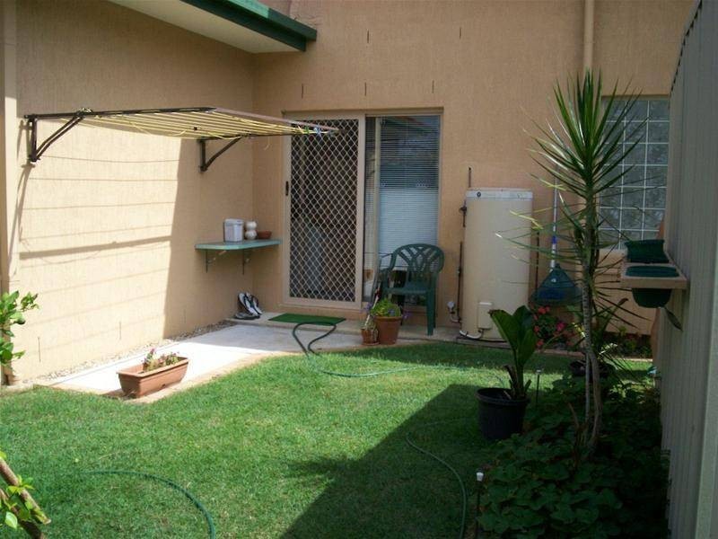 37 Clipper Boulevard, Clear Island Waters QLD 4226
