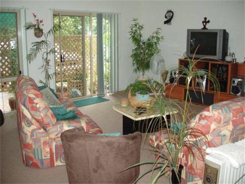 37 Clipper Boulevard, Clear Island Waters QLD 4226