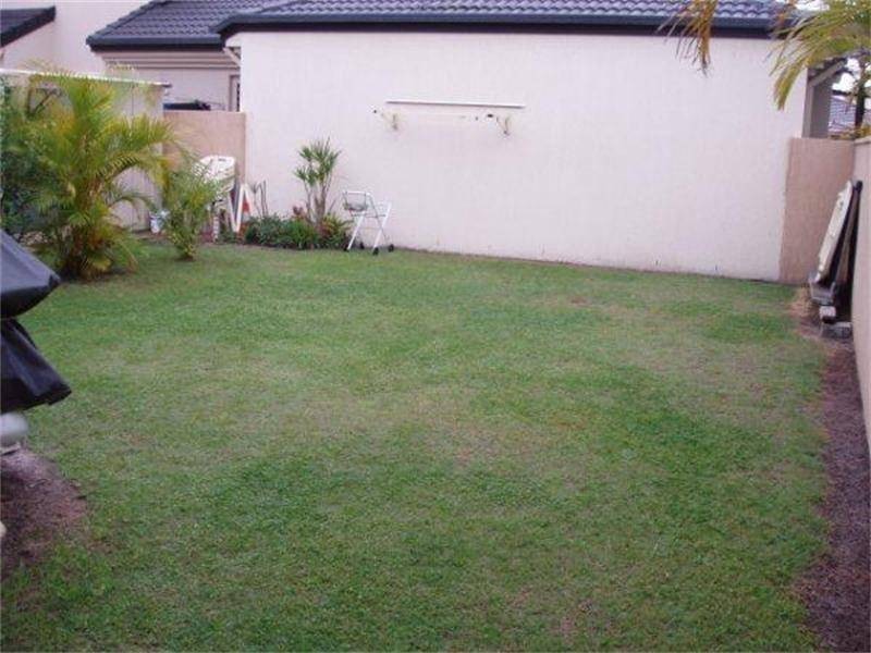 37 Clipper Boulevard, Clear Island Waters QLD 4226