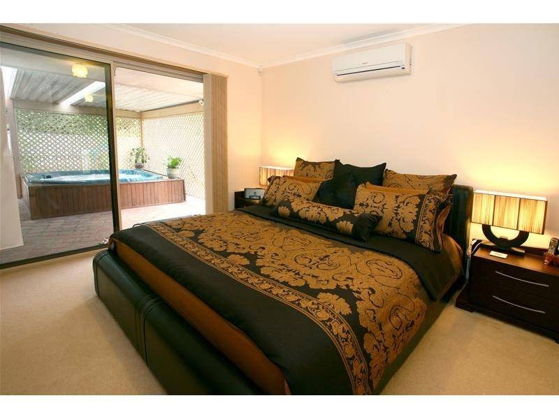 11 Frankston Court, Robina QLD 4226