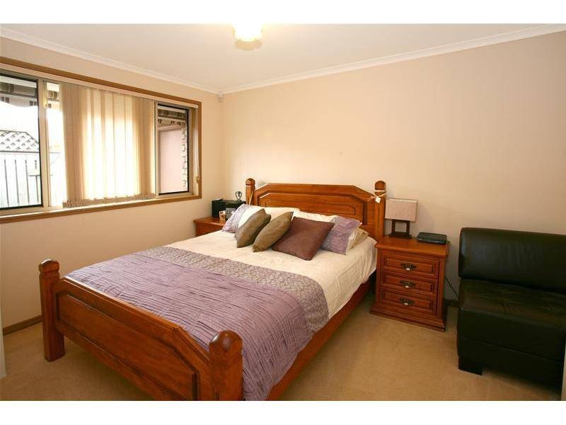 11 Frankston Court, Robina QLD 4226