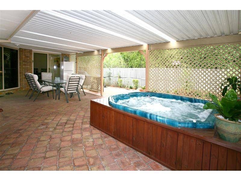 11 Frankston Court, Robina QLD 4226