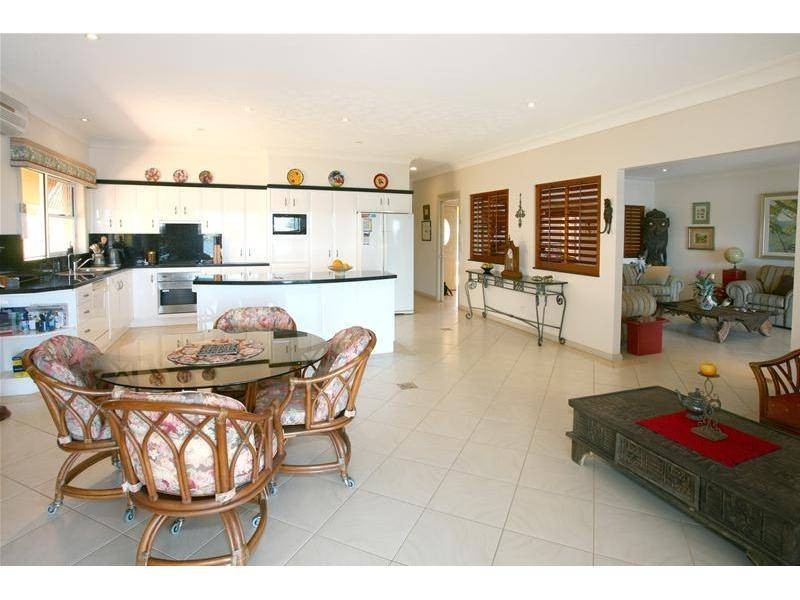 55 Intrepid Drive, Mermaid Waters QLD 4218