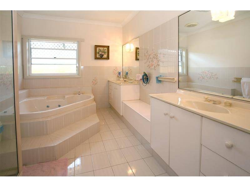 55 Intrepid Drive, Mermaid Waters QLD 4218