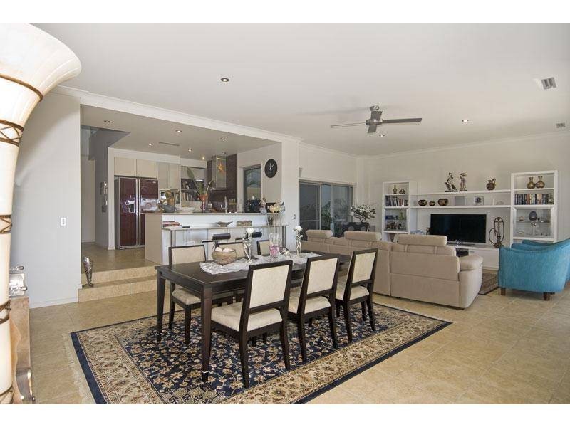 3013 The Boulevarde, Carrara QLD 4211