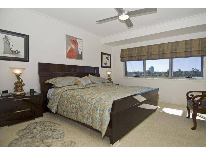 3013 The Boulevarde, Carrara QLD 4211