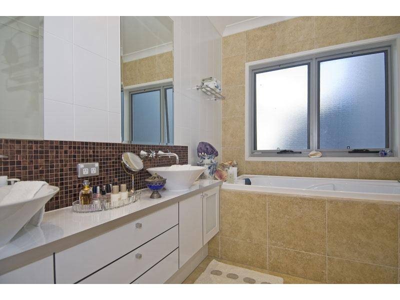 3013 The Boulevarde, Carrara QLD 4211