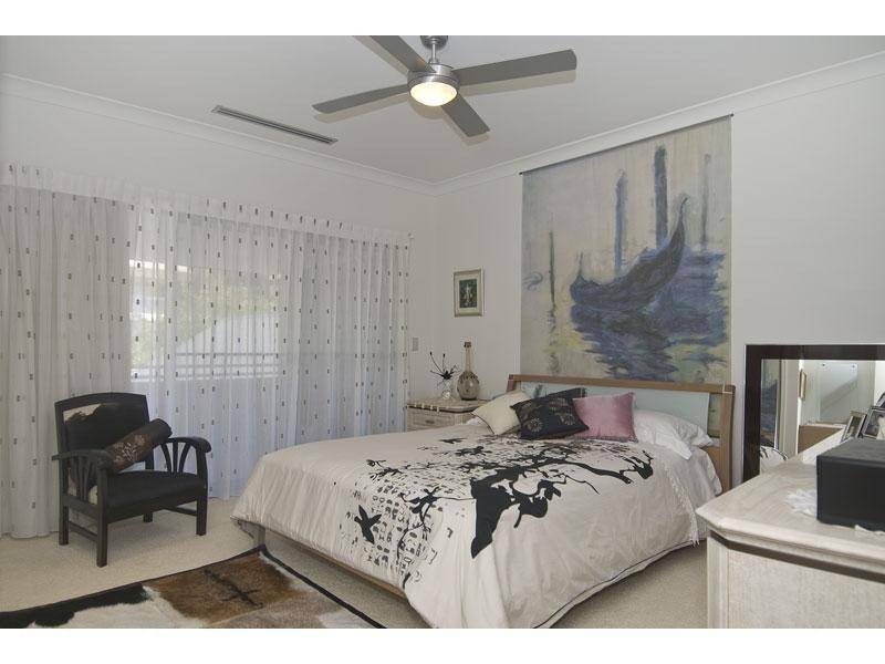 3013 The Boulevarde, Carrara QLD 4211