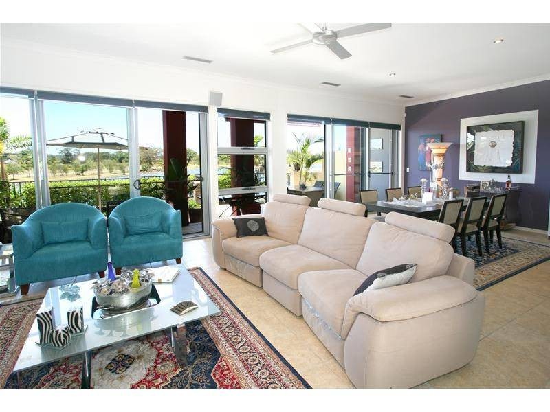 3013 The Boulevarde, Carrara QLD 4211