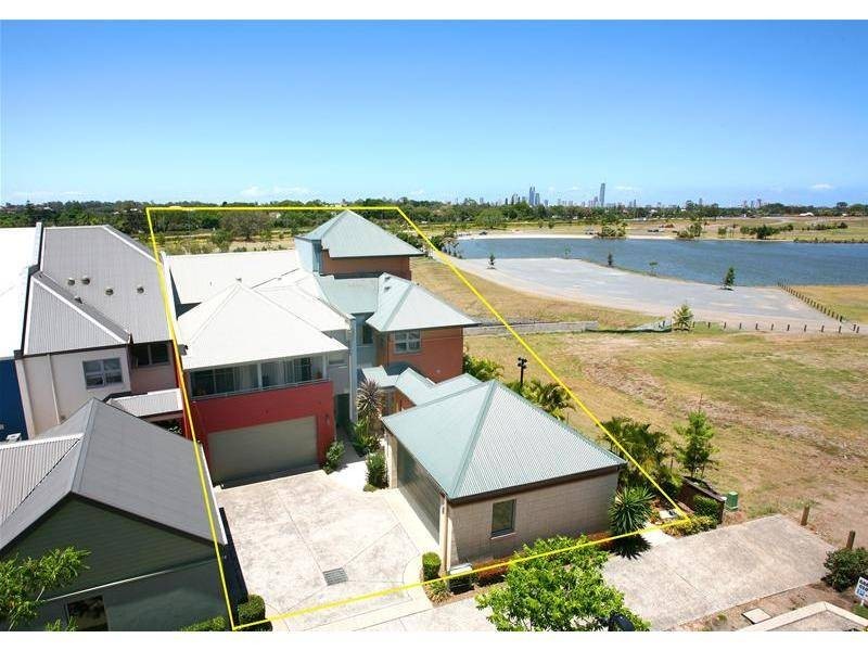 3014 The Boulevarde, Carrara QLD 4211