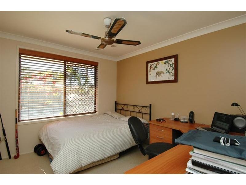 8 Bahia Court, Broadbeach Waters QLD 4218