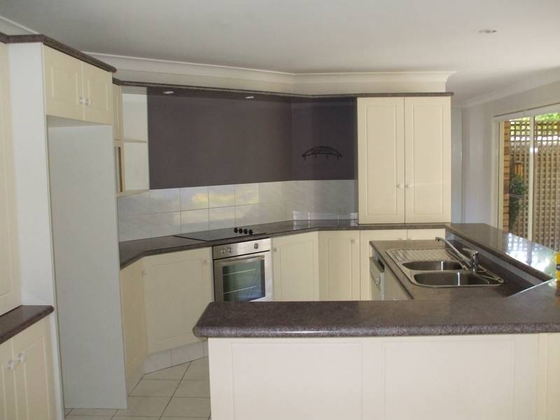 8 Nunawading crescent, Robina QLD 4226