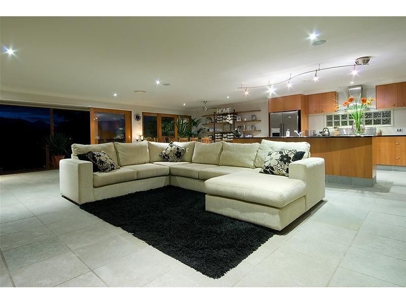 4 Beverley Crescent, Broadbeach Waters QLD 4218
