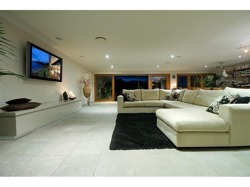 4 Beverley Crescent, Broadbeach Waters QLD 4218