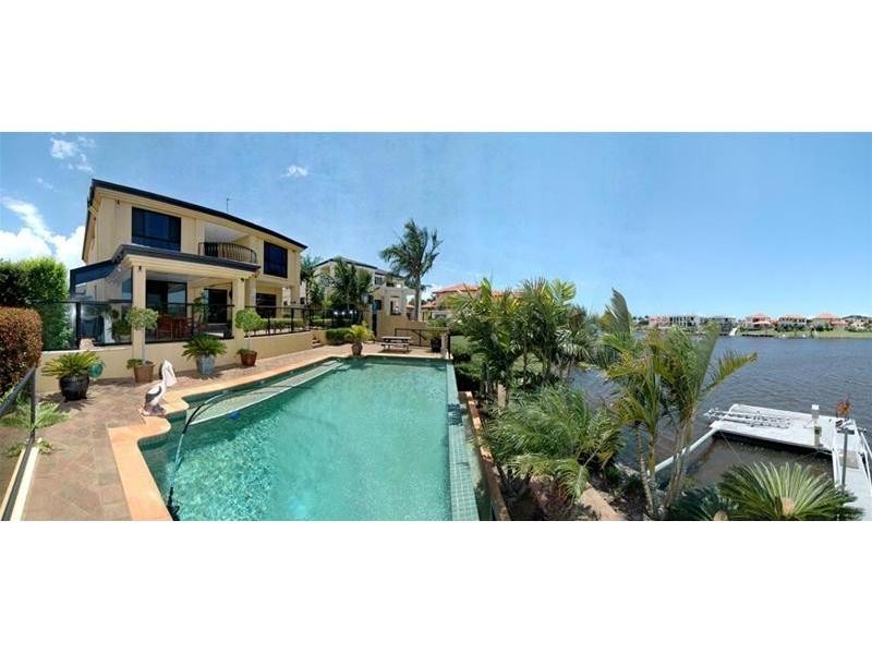10 Bollard Circuit, Clear Island Waters QLD 4226