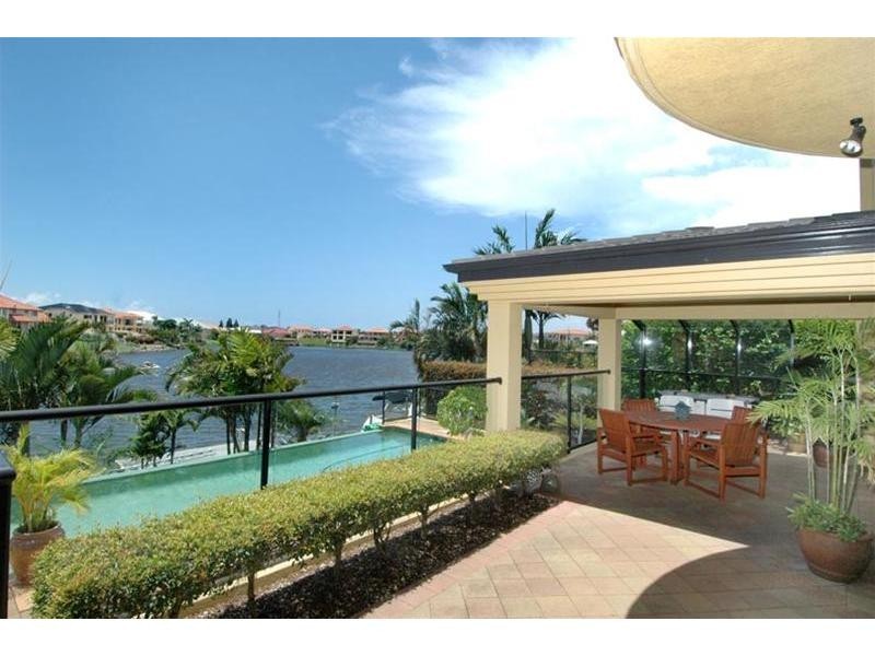 10 Bollard Circuit, Clear Island Waters QLD 4226