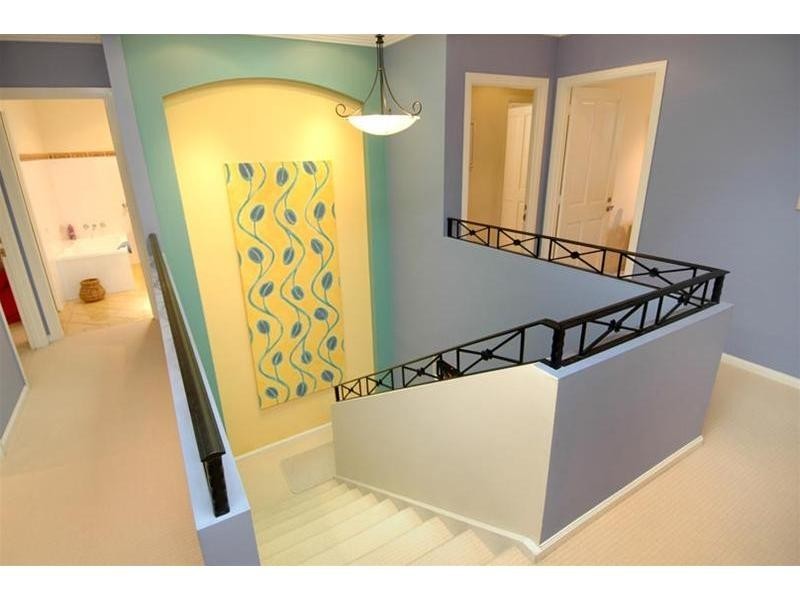 10 Bollard Circuit, Clear Island Waters QLD 4226