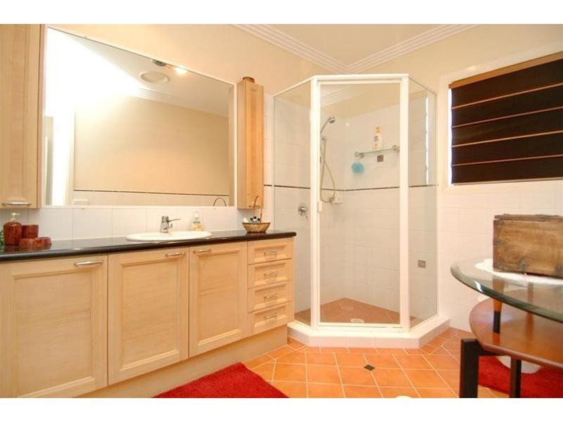 10 Bollard Circuit, Clear Island Waters QLD 4226