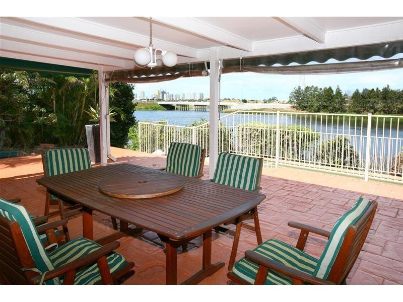 166 Port Jackson Boulevard, Clear Island Waters QLD 4226