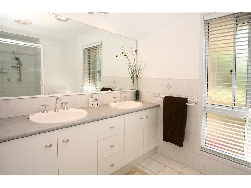 166 Port Jackson Boulevard, Clear Island Waters QLD 4226