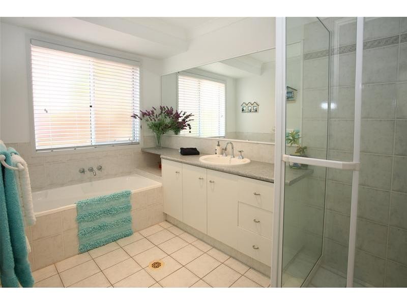 166 Port Jackson Boulevard, Clear Island Waters QLD 4226