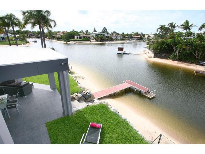 13 Carmel Court, Broadbeach Waters QLD 4218