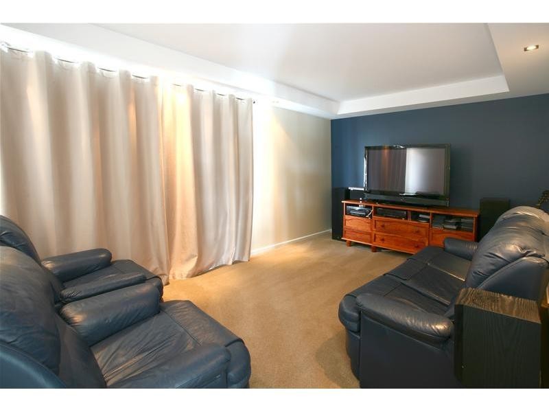 13 Carmel Court, Broadbeach Waters QLD 4218