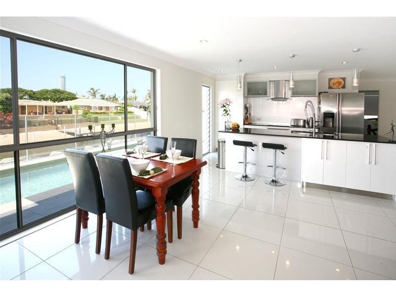 13 Carmel Court, Broadbeach Waters QLD 4218