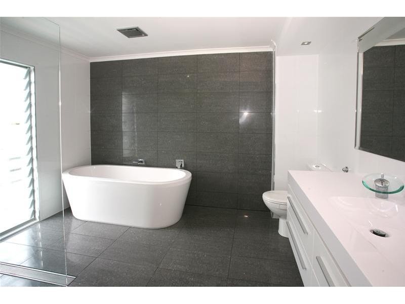 13 Carmel Court, Broadbeach Waters QLD 4218