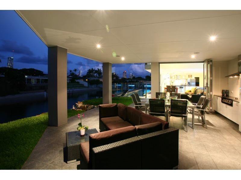 13 Carmel Court, Broadbeach Waters QLD 4218