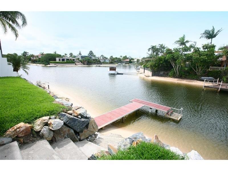 13 Carmel Court, Broadbeach Waters QLD 4218
