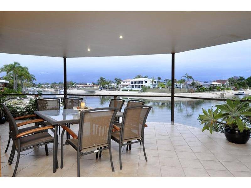 16 Bahia Court, Broadbeach Waters QLD 4218