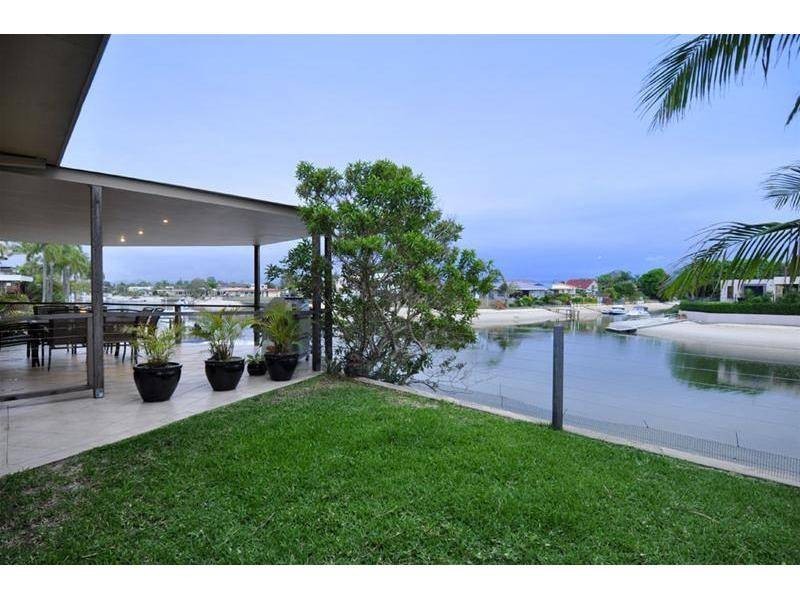 16 Bahia Court, Broadbeach Waters QLD 4218