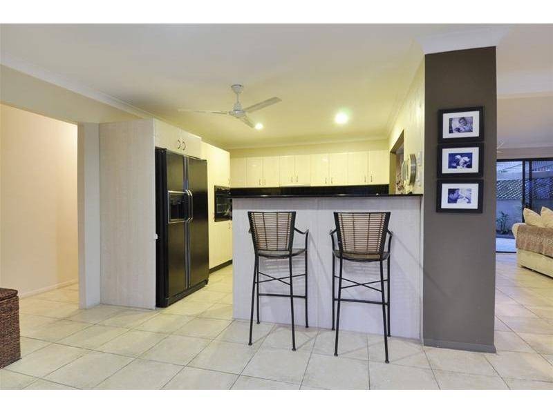 16 Bahia Court, Broadbeach Waters QLD 4218