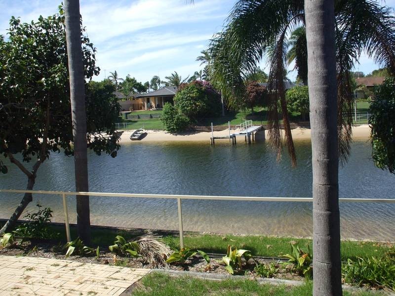 15 Delungra, Broadbeach Waters QLD 4218