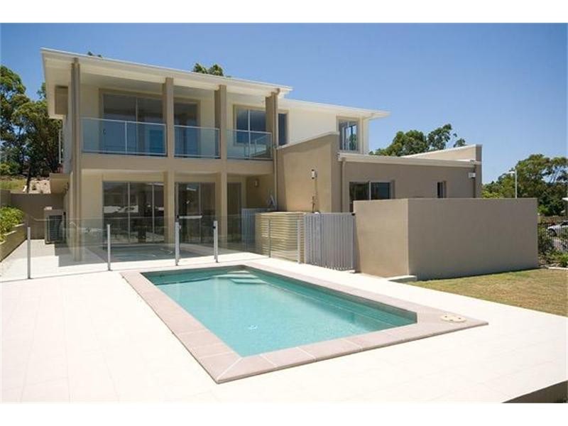 1 & 2/8012 Vista Drive, Benowa QLD 4217