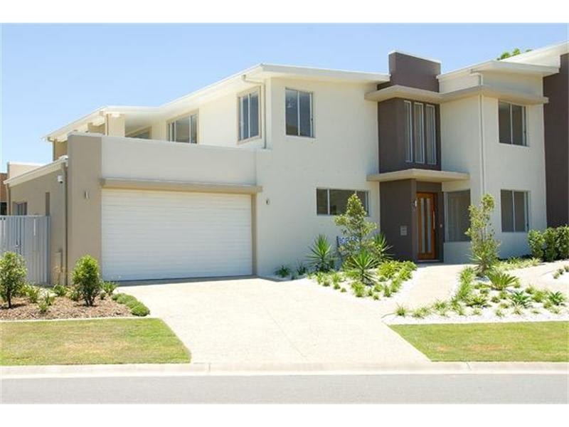 1 & 2/8012 Vista Drive, Benowa QLD 4217