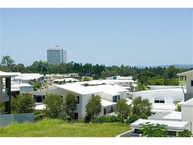 1 & 2/8012 Vista Drive, Benowa QLD 4217