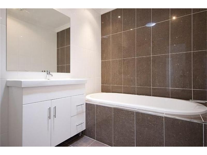 1 & 2/8012 Vista Drive, Benowa QLD 4217