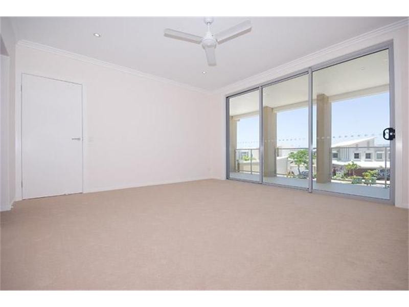 1 & 2/8012 Vista Drive, Benowa QLD 4217