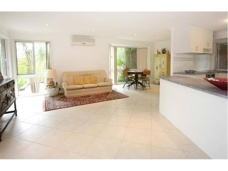 4 Carnoustie Court, Robina QLD 4226