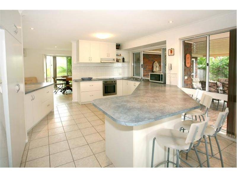 4 Carnoustie Court, Robina QLD 4226