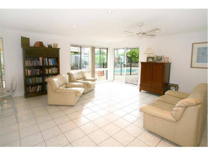 4 Carnoustie Court, Robina QLD 4226