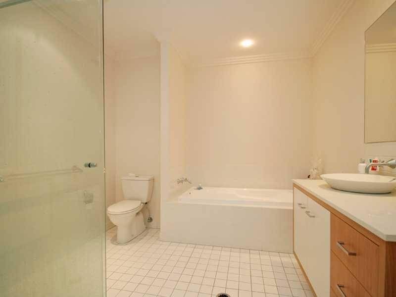 21/201 Varsity Parade, Varsity Lakes QLD 4227