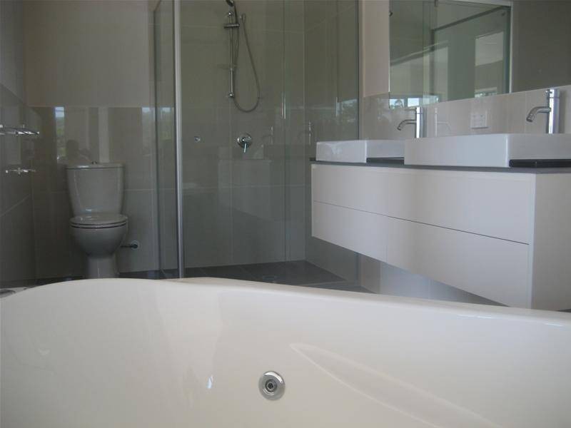 2/30 Heights Drive, Robina QLD 4226