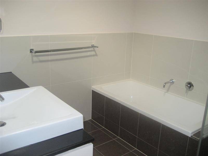 2/30 Heights Drive, Robina QLD 4226