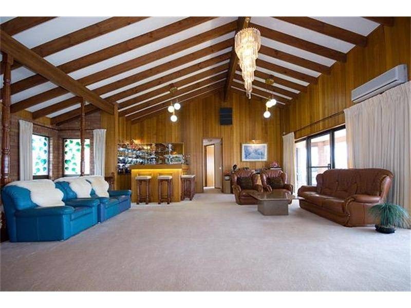 12 Lowanna Court, Mermaid Waters QLD 4218