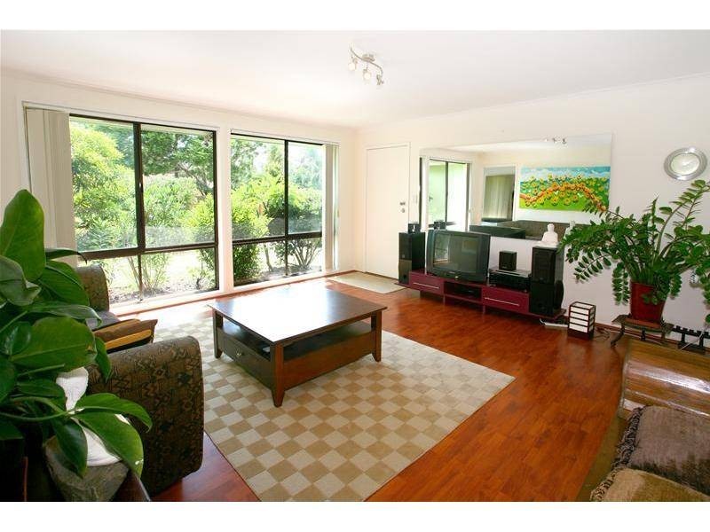 6 Wanderer Avenue, Mermaid Waters QLD 4218