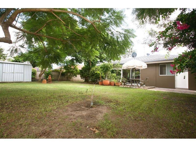 6 Wanderer Avenue, Mermaid Waters QLD 4218