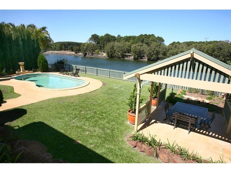 36 Lancelin Drive, Mermaid Waters QLD 4218